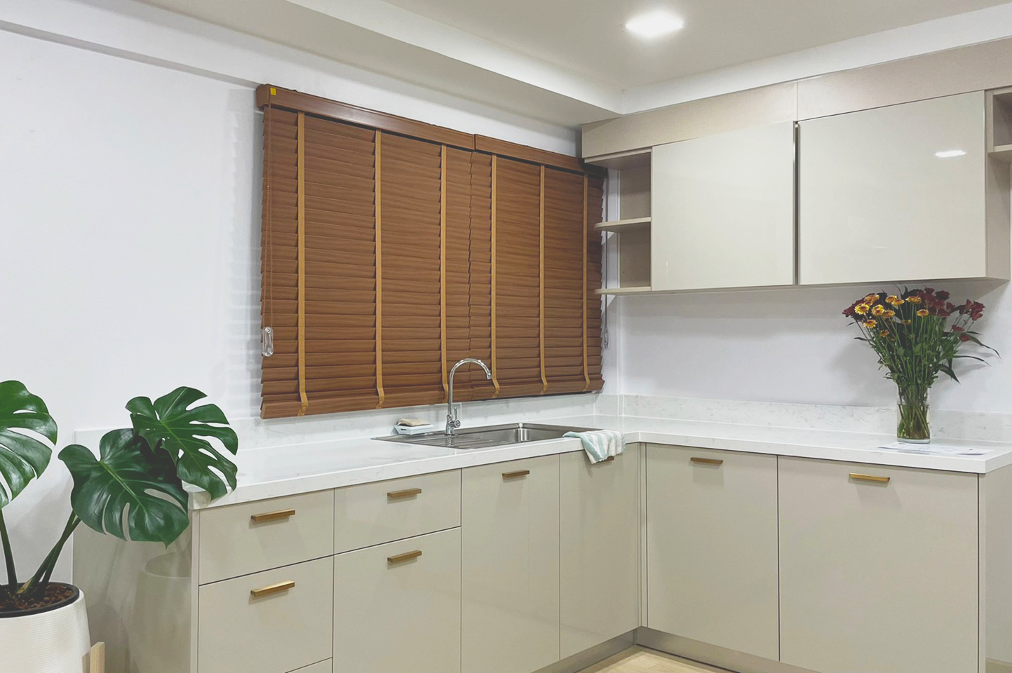  มู่ลี่ไม้ (Wood Blinds) บ้านพักส่วนตัว