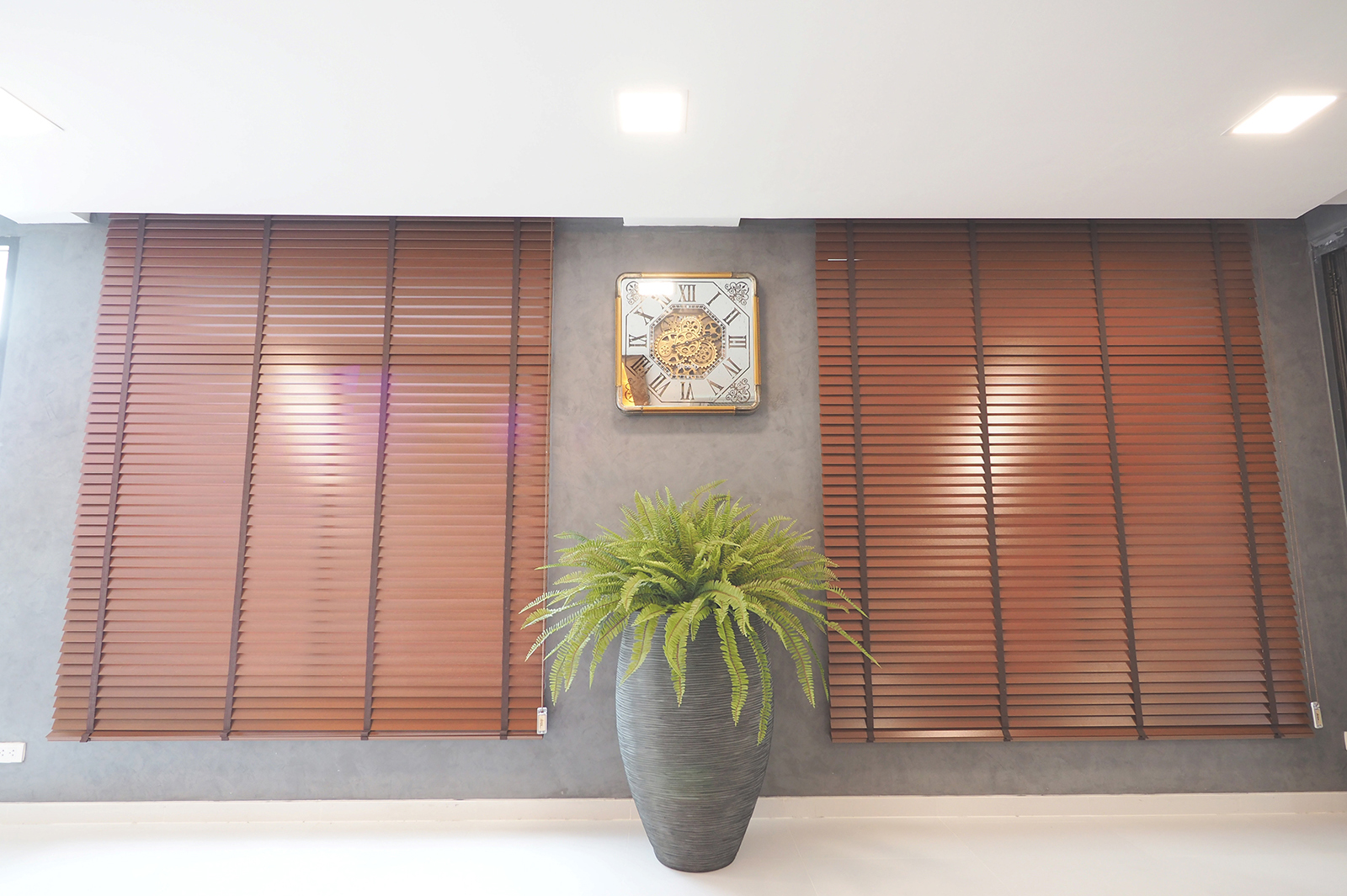 มู่ลี่ไม้ (Wooden Blinds) บ้านพักส่วนตัว จังหวัดกาญจนบุรี
