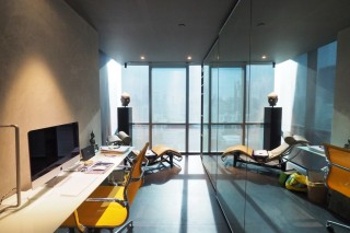 ม่านม้วนกรองแสง มอเตอร์ THE ROOM SUKHUMVIT 21
